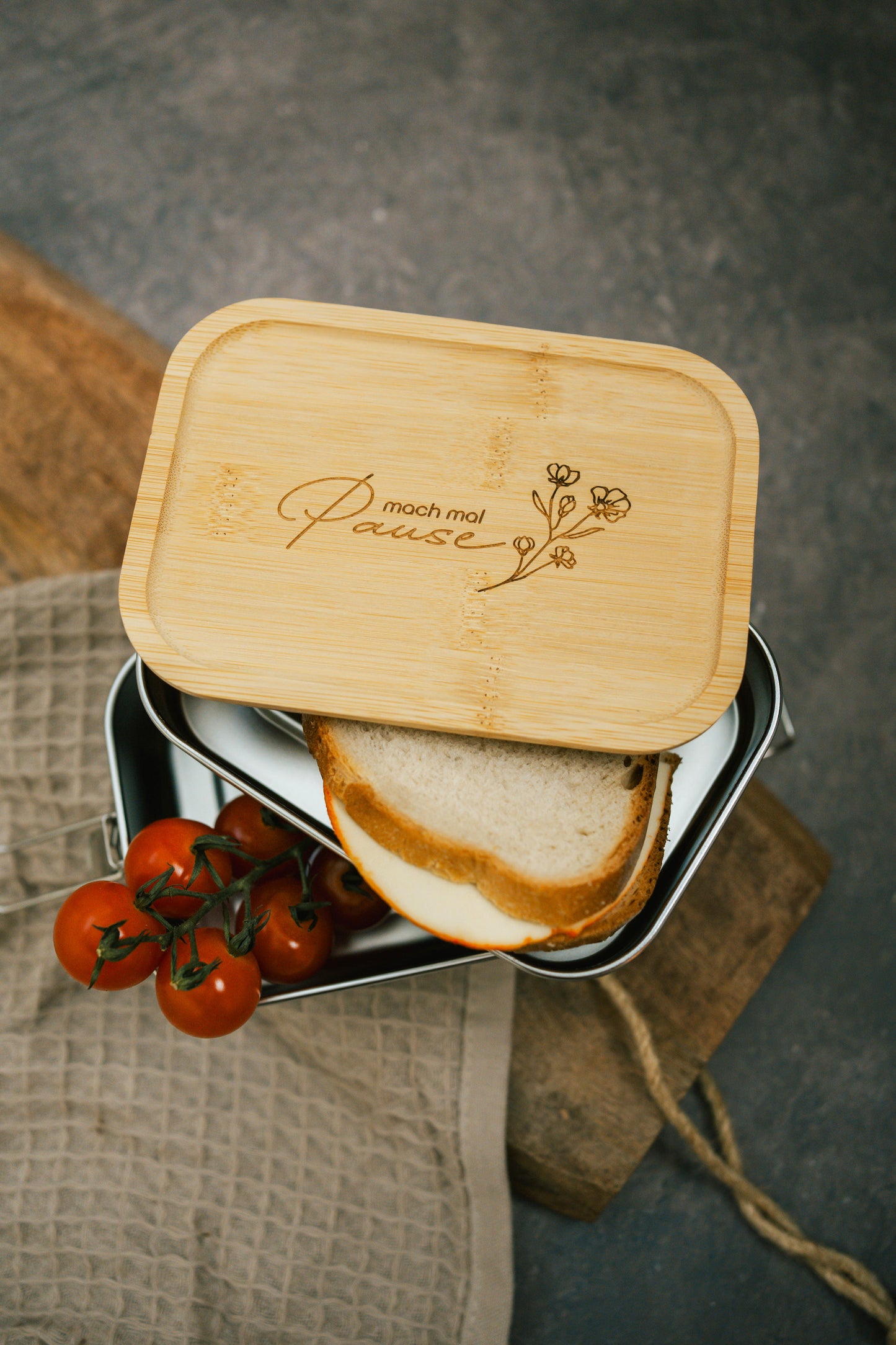 Große Lunchbox mit Bambusdeckel "Mach mal Pause"